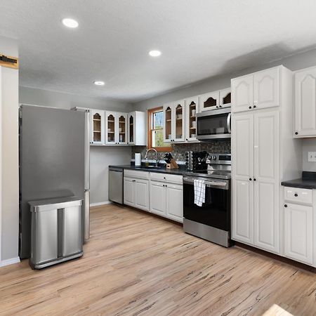 Spacious Cabin Near Hocking Hills And Caves With Hot Tub And Firepit Laurelville Dış mekan fotoğraf