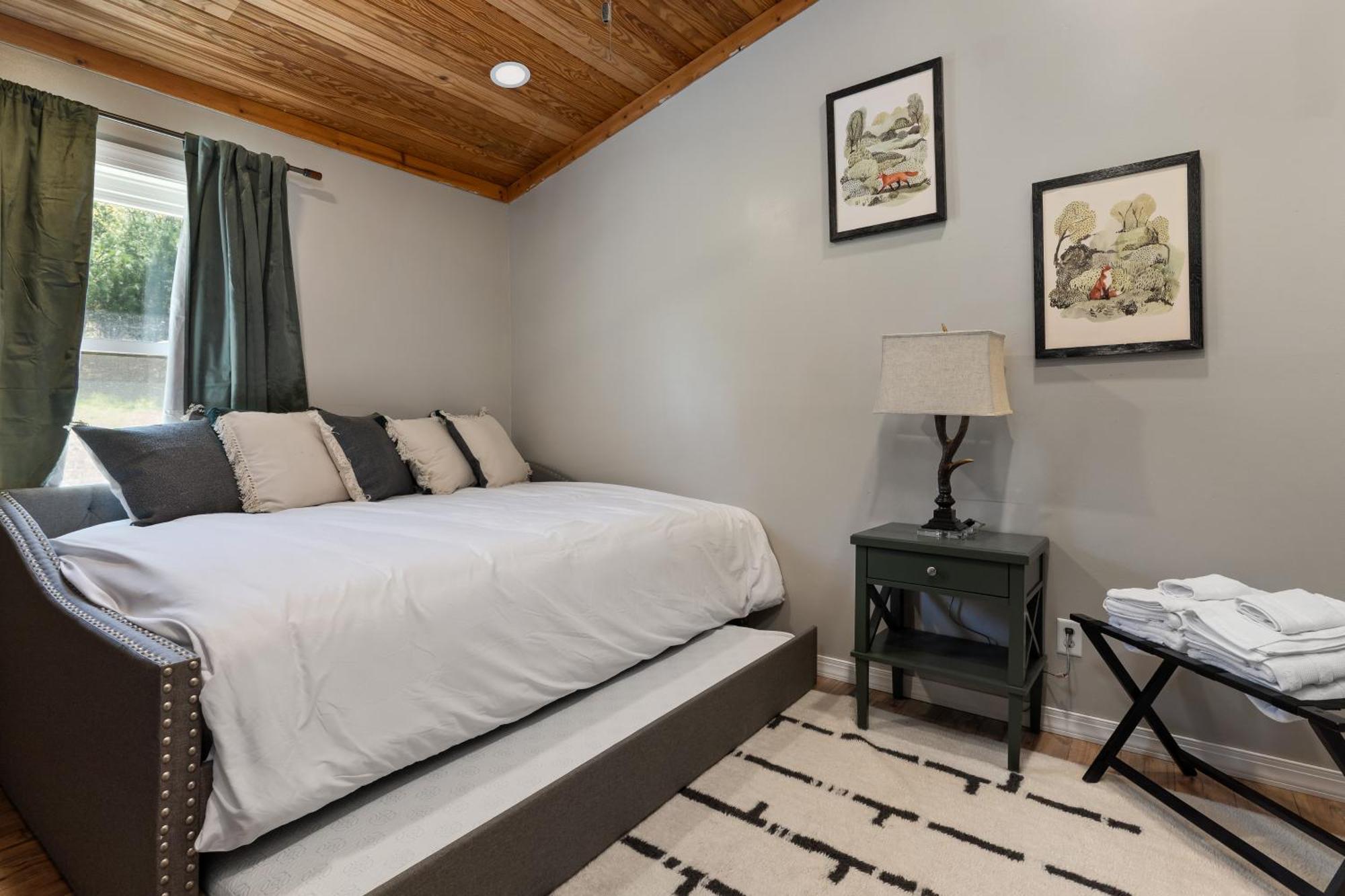 Spacious Cabin Near Hocking Hills And Caves With Hot Tub And Firepit Laurelville Dış mekan fotoğraf