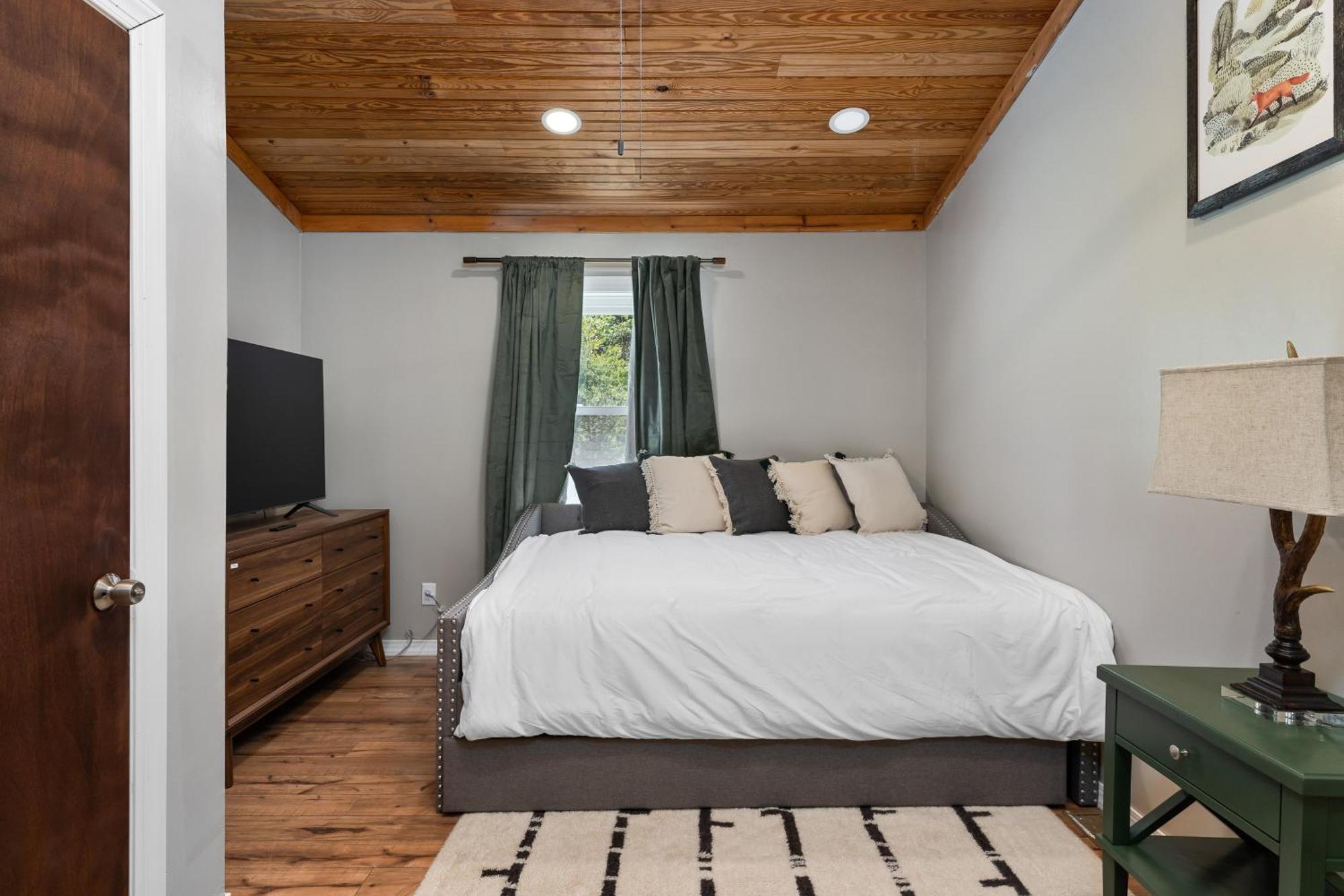 Spacious Cabin Near Hocking Hills And Caves With Hot Tub And Firepit Laurelville Dış mekan fotoğraf