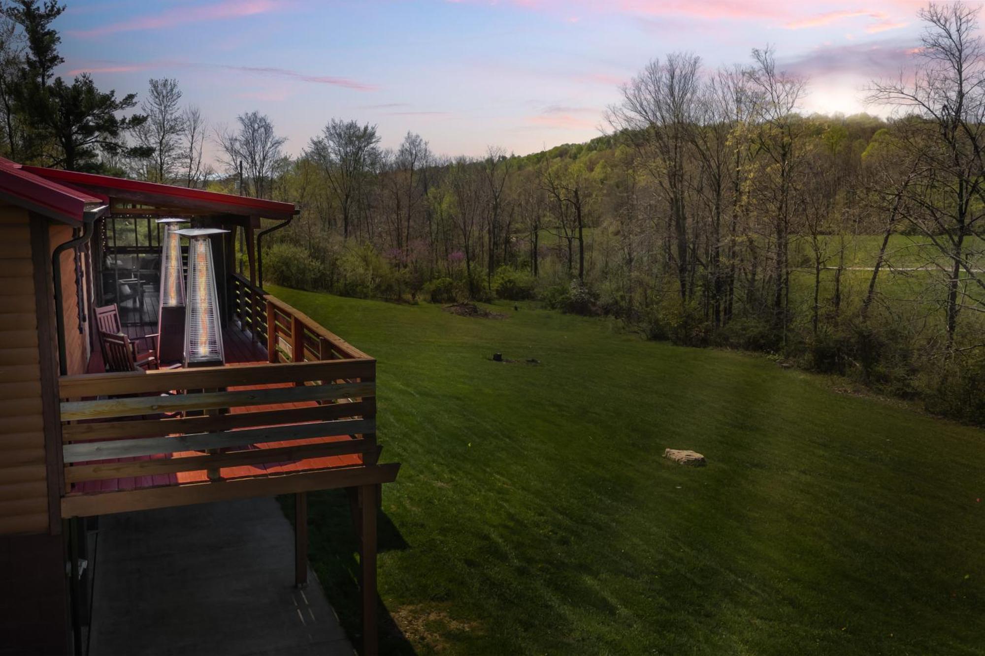 Spacious Cabin Near Hocking Hills And Caves With Hot Tub And Firepit Laurelville Dış mekan fotoğraf