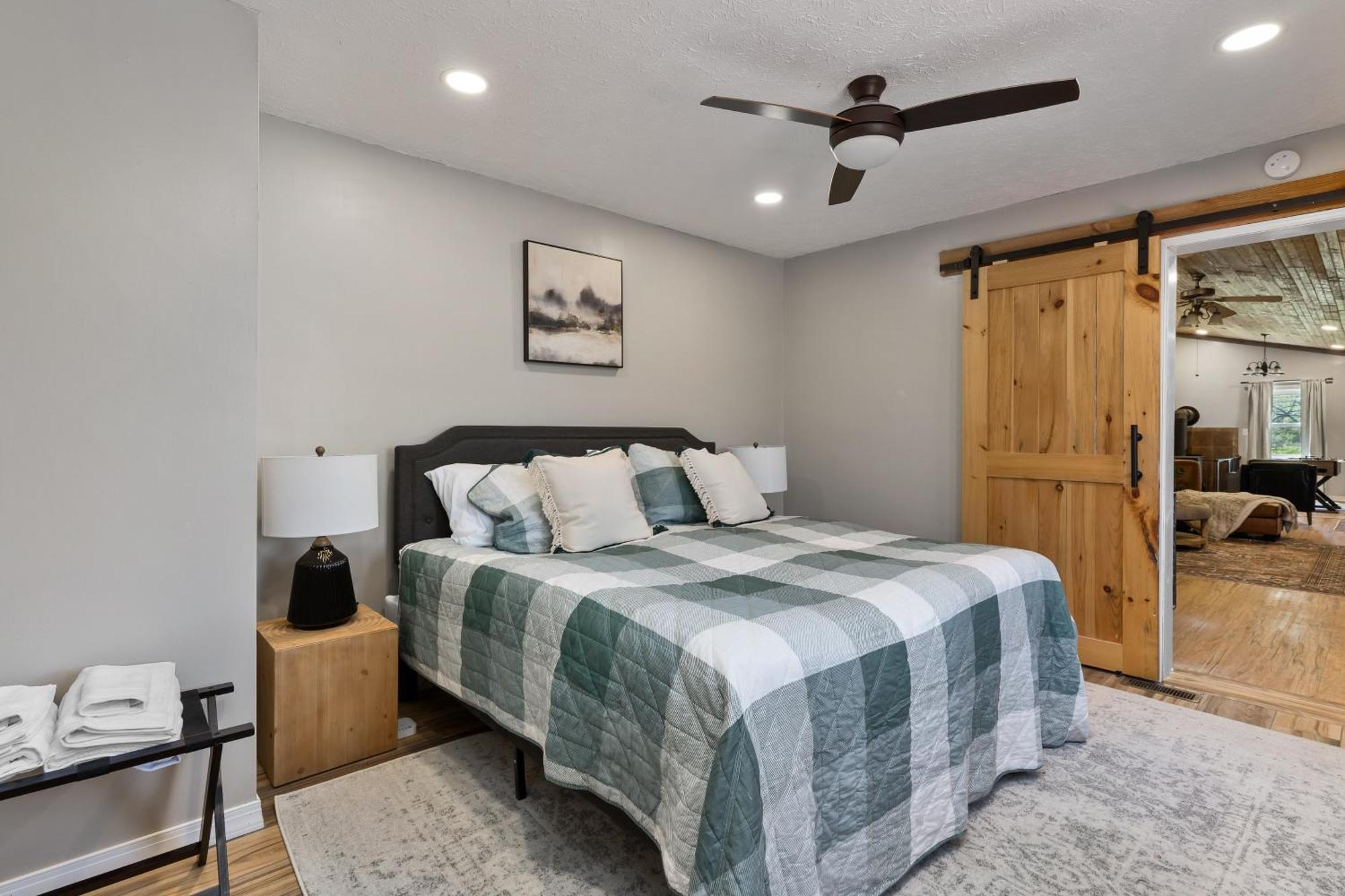 Spacious Cabin Near Hocking Hills And Caves With Hot Tub And Firepit Laurelville Dış mekan fotoğraf
