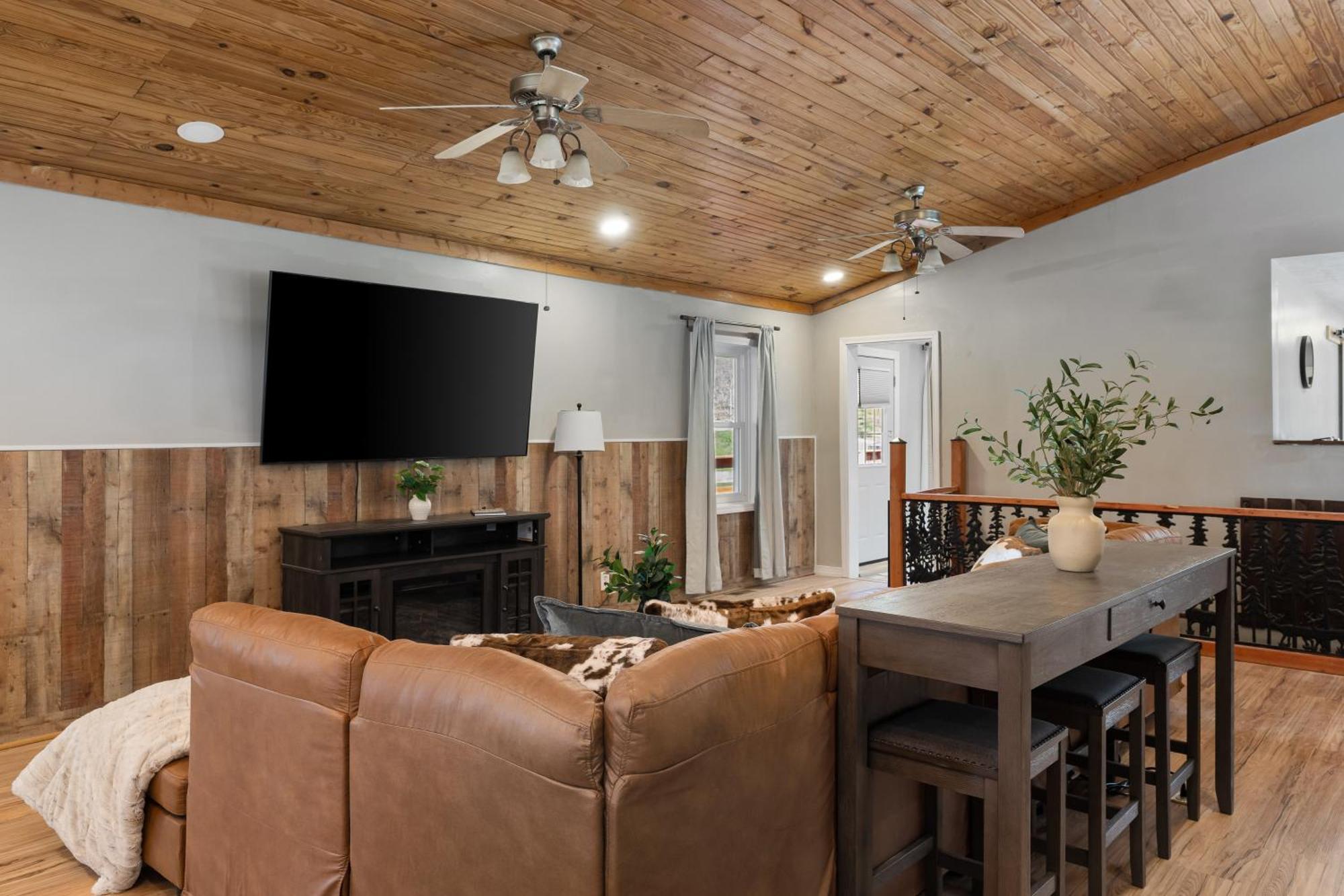 Spacious Cabin Near Hocking Hills And Caves With Hot Tub And Firepit Laurelville Dış mekan fotoğraf