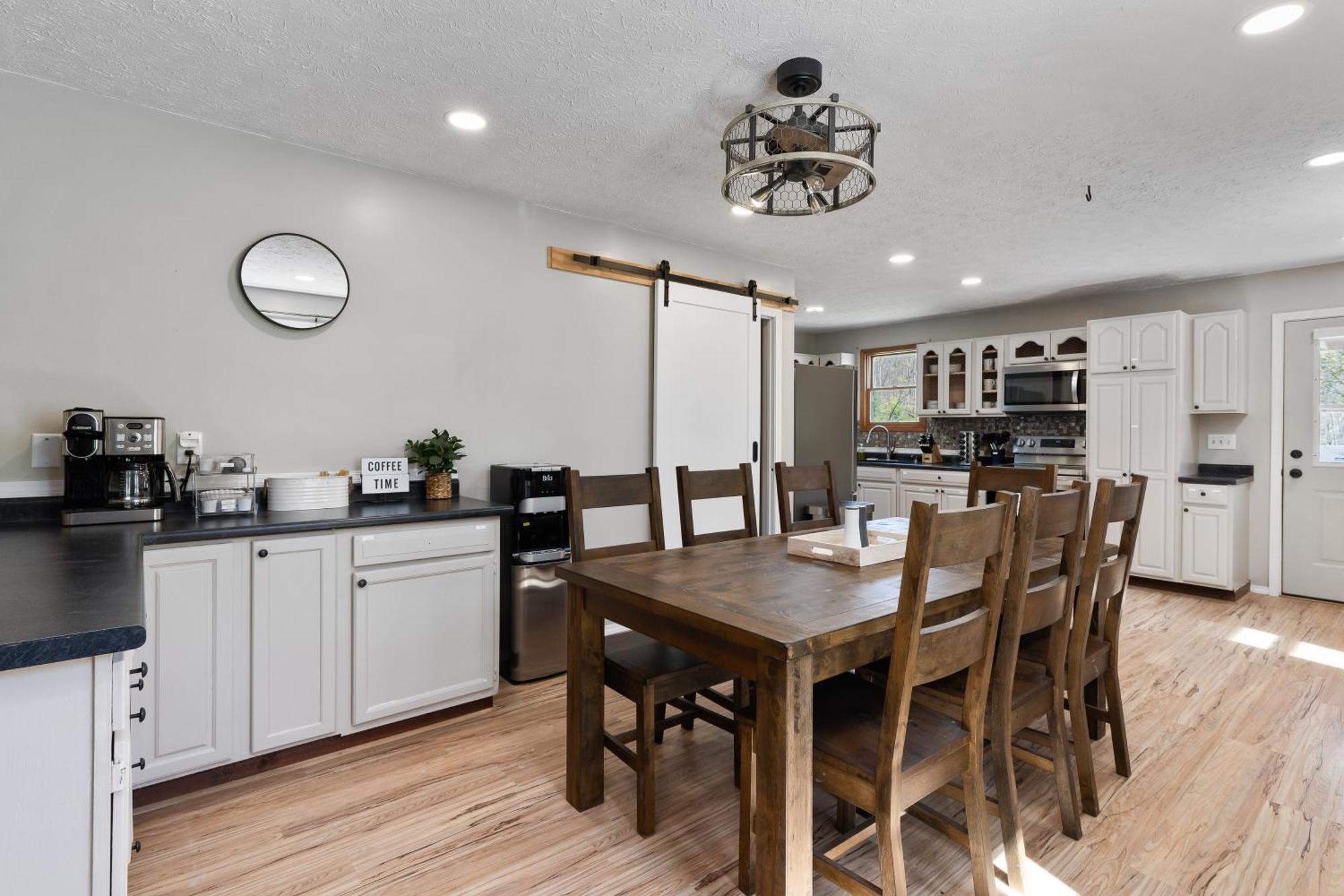 Spacious Cabin Near Hocking Hills And Caves With Hot Tub And Firepit Laurelville Dış mekan fotoğraf