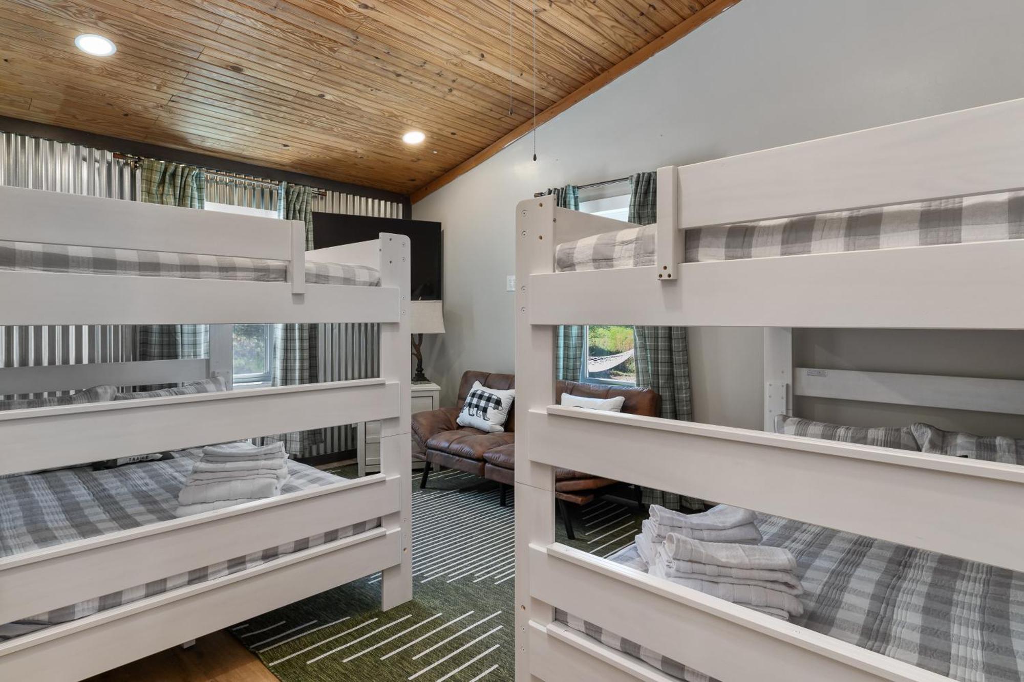 Spacious Cabin Near Hocking Hills And Caves With Hot Tub And Firepit Laurelville Dış mekan fotoğraf
