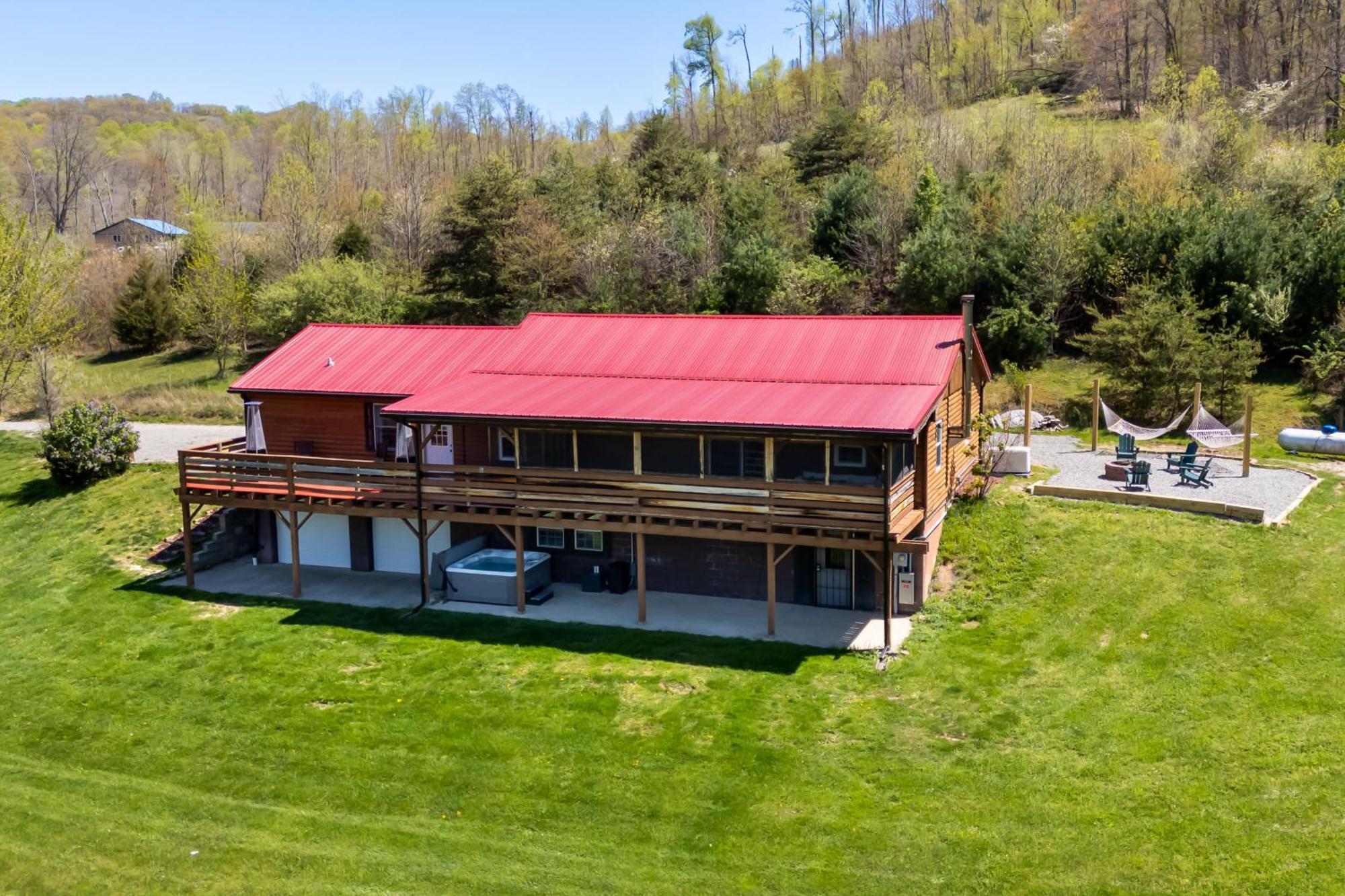 Spacious Cabin Near Hocking Hills And Caves With Hot Tub And Firepit Laurelville Dış mekan fotoğraf